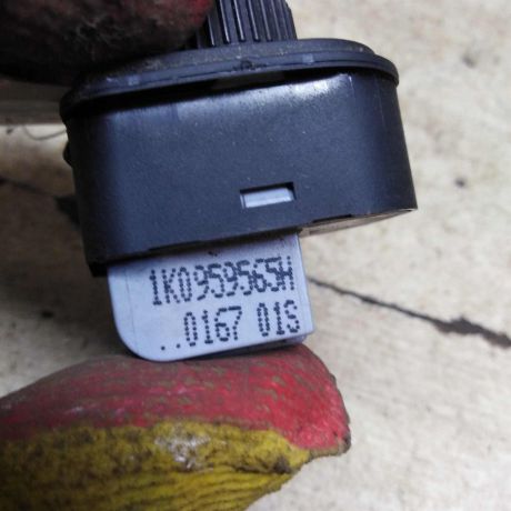 perekliucatel-regulirovki-zerkal-volkswagen-jetta-5-volkswagen-golf-5-art-96564-big-1