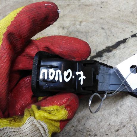 knopka-steklopodieemnika-volkswagen-polo-5-art-96775-big-1