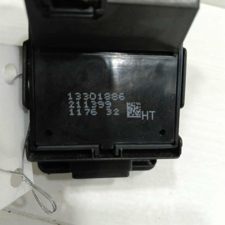 knopka-steklopodieemnika-peredniaia-pravaia-opel-insignia-i-art-97713-big-4