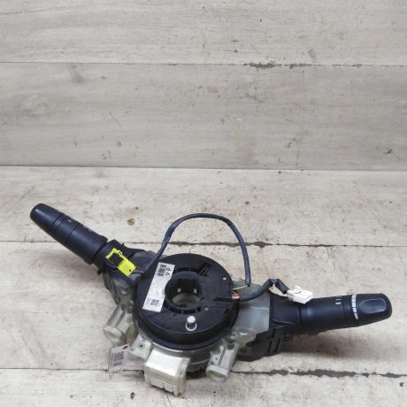 podrulevoi-perekliucatel-v-sbore-nissan-primera-p12-art-97738-big-1