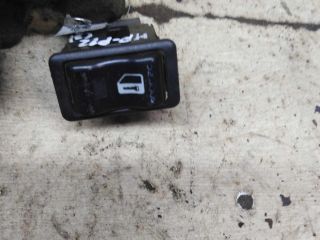 knopka-zamka-dveri-nissan-primera-p12-art-98189