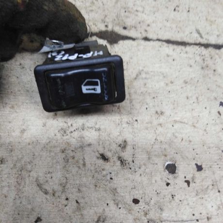 knopka-zamka-dveri-nissan-primera-p12-art-98189-big-0