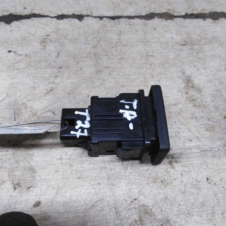 knopka-toplivnogo-baka-toyota-avensis-iii-art-99077-big-2
