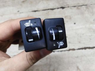 knopka-obogreva-sidenii-toyota-avensis-iii-art-99147