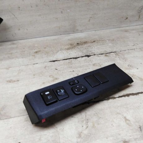 perekliucatel-regulirovki-zerkal-toyota-avensis-iii-art-99639-big-1