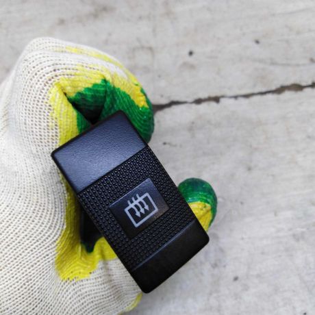 knopka-obogreva-stekla-kia-shuma-ii-kia-spectra-ii-art-99853-big-0