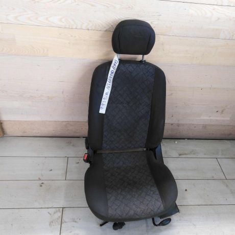 sidene-perednee-levoe-ford-focus-i-art-100184-big-0