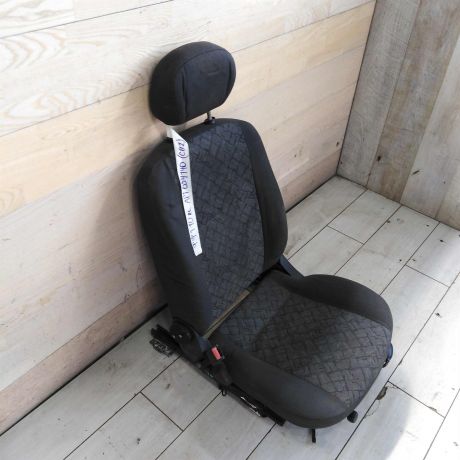 sidene-perednee-levoe-ford-focus-i-art-100184-big-4