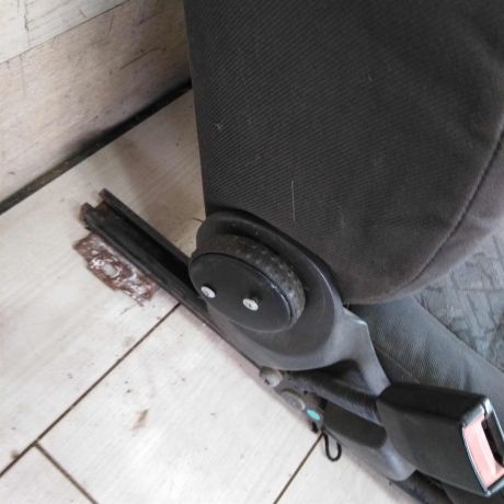 sidene-perednee-levoe-ford-focus-i-art-100184-big-5