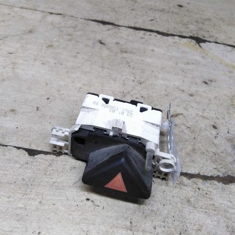 knopka-avariinoi-ostanovki-ford-focus-i-art-100191-big-0