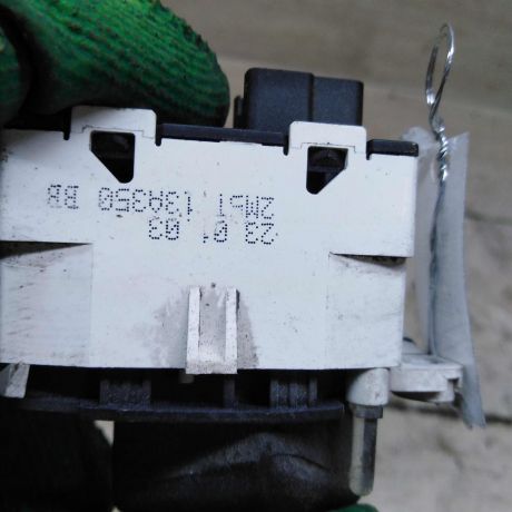 knopka-avariinoi-ostanovki-ford-focus-i-art-100191-big-1