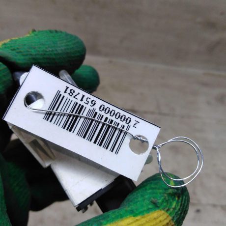 knopka-avariinoi-ostanovki-ford-focus-i-art-100191-big-2