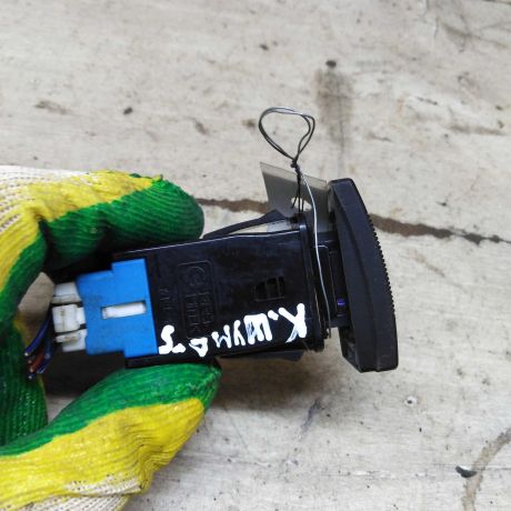 knopka-vkliuceniia-protivotumannyx-far-kia-shuma-ii-kia-spectra-ii-art-100840-big-2