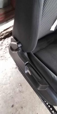 salon-sidenia-volkswagen-jetta-vi-art-101005-big-3