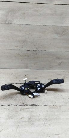 podrulevoi-perekliucatel-v-sbore-volkswagen-jetta-vi-art-101145-big-0
