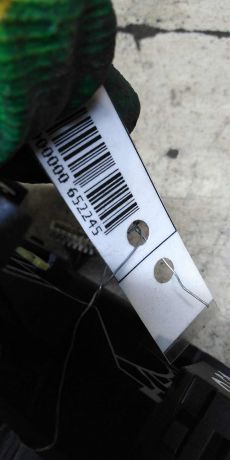 podrulevoi-perekliucatel-v-sbore-volkswagen-jetta-vi-art-101145-big-2