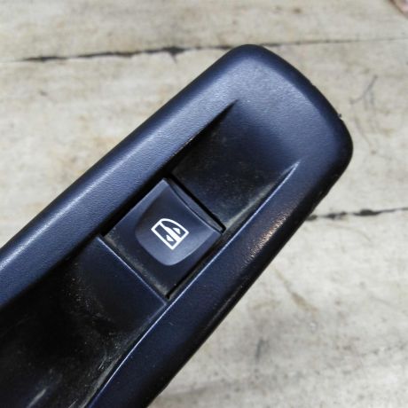 knopka-steklopodieemnika-zadniaia-levaia-renault-fluence-i-art-101457-big-1