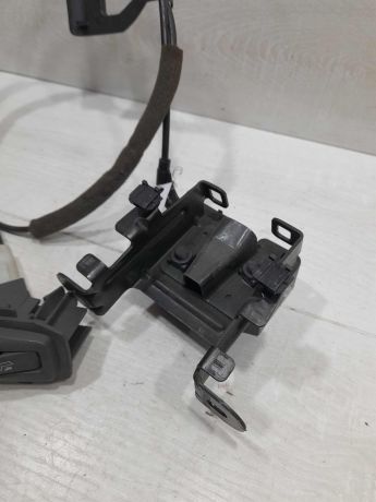 zamok-sidenia-levyi-volvo-s80-art-101773-big-1