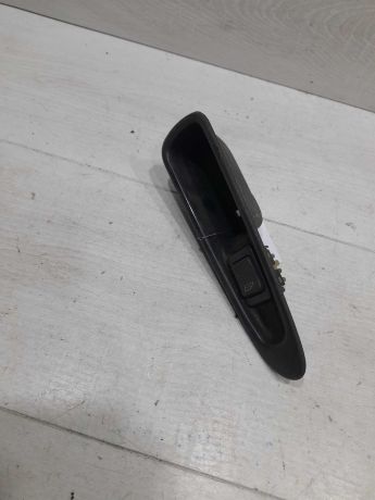 knopka-steklopodieemnika-peredniaia-levaia-volvo-s40-volvo-v40-art-101874-big-0