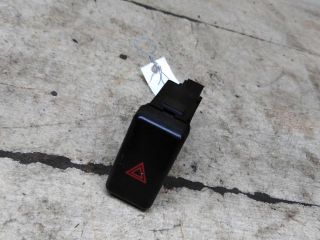 knopka-avariinoi-signalizacii-mazda-3-bk-art-101966