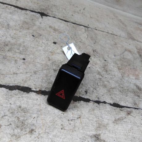 knopka-avariinoi-signalizacii-mazda-3-bk-art-101966-big-0