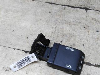 perekliucatel-podrulevoe-upravlenie-magnitoloi-renault-megane-ii-art-102050