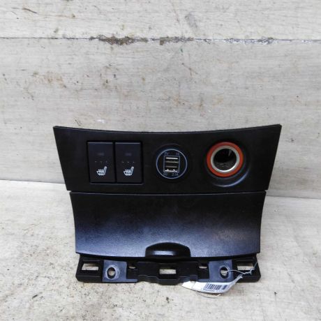 knopka-obogreva-sidenii-mazda-3-bk-art-102075-big-1