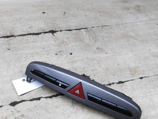 knopka-avariinoi-signalizacii-peugeot-308-i-art-102184