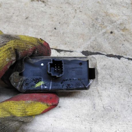 knopka-avariinoi-signalizacii-renault-fluence-i-art-102359-big-3