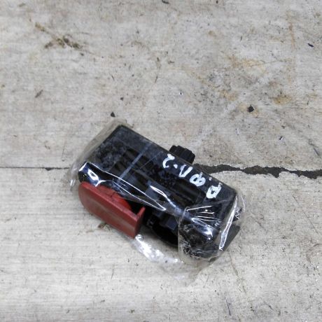 knopka-avariinoi-signalizacii-renault-fluence-i-art-102359-big-2