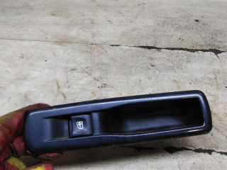 knopka-steklopodieemnika-peredniaia-levaia-renault-fluence-i-art-102366