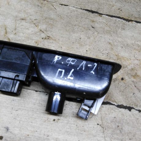 knopka-steklopodieemnika-peredniaia-levaia-renault-fluence-i-art-102366-big-2