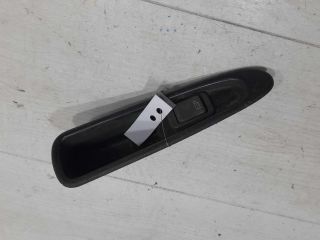 knopka-steklopodieemnika-peredniaia-pravaia-volvo-s40-volvo-v40-art-102752