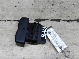 knopka-blokirovki-dverei-renault-logan-i-art-103442