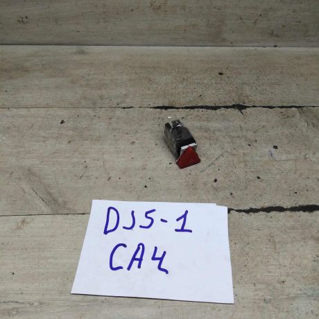 knopka-avariinoi-signalizacii-volkswagen-jetta-5-art-103680-big-2