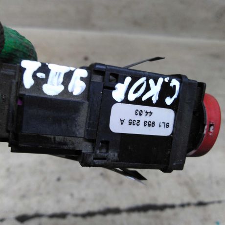 knopka-avariinoi-signalizacii-seat-cordoba-ii-art-104966-big-1