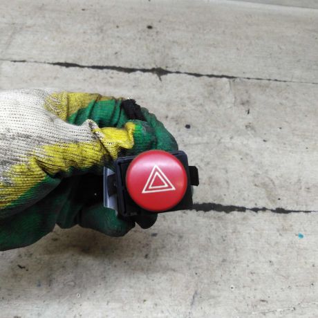 knopka-avariinoi-signalizacii-seat-cordoba-ii-art-104966-big-3