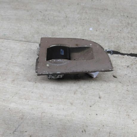 knopka-steklopodieemnika-audi-a6-c5-art-105009-big-0