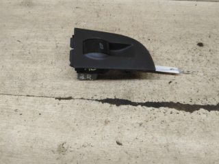 knopka-steklopodieemnika-audi-a6-c5-art-105010