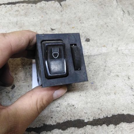 knopka-vkliuceniia-sveta-volkswagen-passat-b2-art-105586-big-0