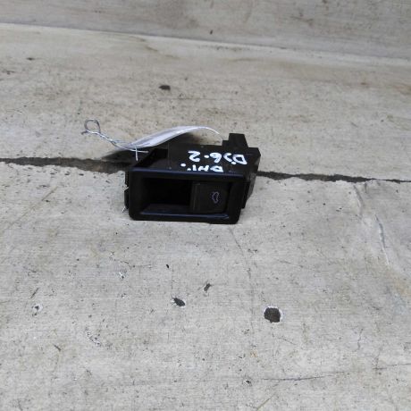 knopka-otkryvaniia-bagaznika-volkswagen-jetta-vi-art-105968-big-4