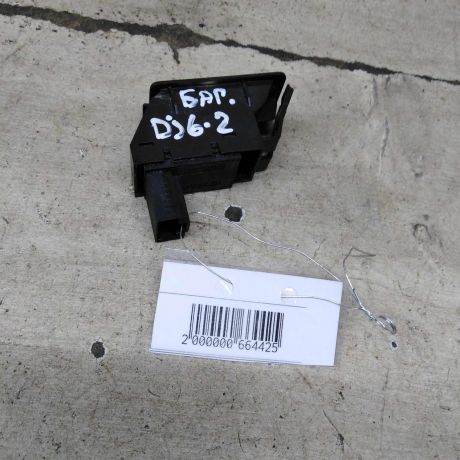 knopka-otkryvaniia-bagaznika-volkswagen-jetta-vi-art-105968-big-3