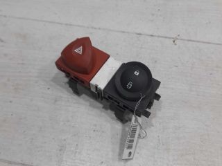 knopka-avariinoi-signalizacii-renault-megane-ii-art-106143