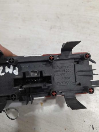 knopka-avariinoi-signalizacii-renault-megane-ii-art-106143-big-3