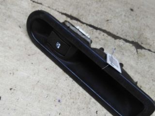 knopka-steklopodieemnika-zadniaia-renault-megane-ii-art-106316