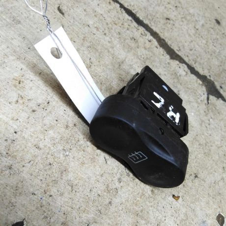 knopka-obogreva-stekla-renault-sandero-i-art-106337-big-1
