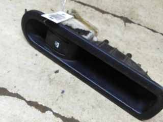 knopka-steklopodieemnika-zadniaia-renault-megane-ii-art-106341