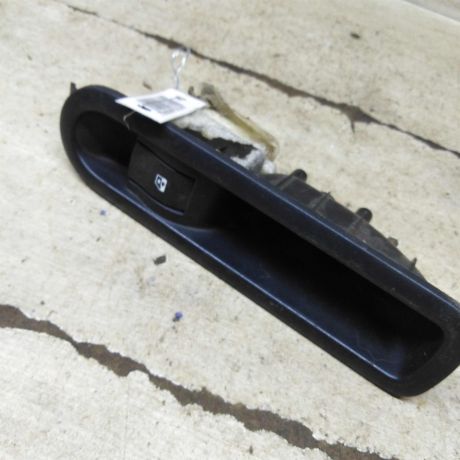 knopka-steklopodieemnika-zadniaia-renault-megane-ii-art-106341-big-0