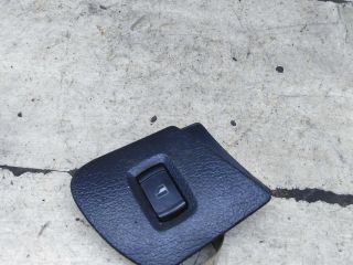 knopka-steklopodieemnika-perednee-pravaia-skoda-octavia-i-a4-art-106473