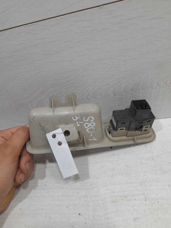 knopka-steklopodieemnika-zadniaia-levaia-volvo-s80-art-106497-big-1